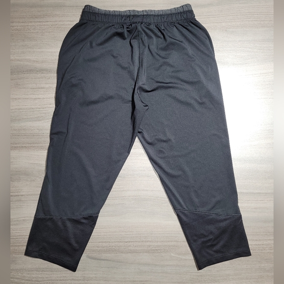 Under Armour HeatGear Women's XS Black Loose Fit Got Game Sport Crop Pant A1 - Picture 4 of 9